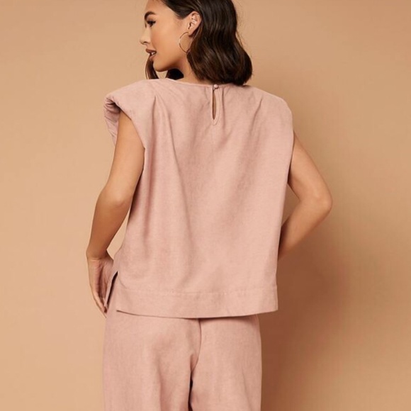 Padded shoulder split hem top and pants - Picture 3 of 4